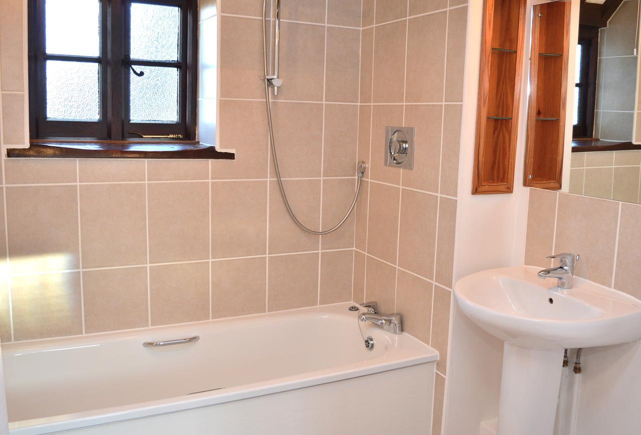 Huntsham Three Gates Farm Holiday Cottages מראה חיצוני תמונה