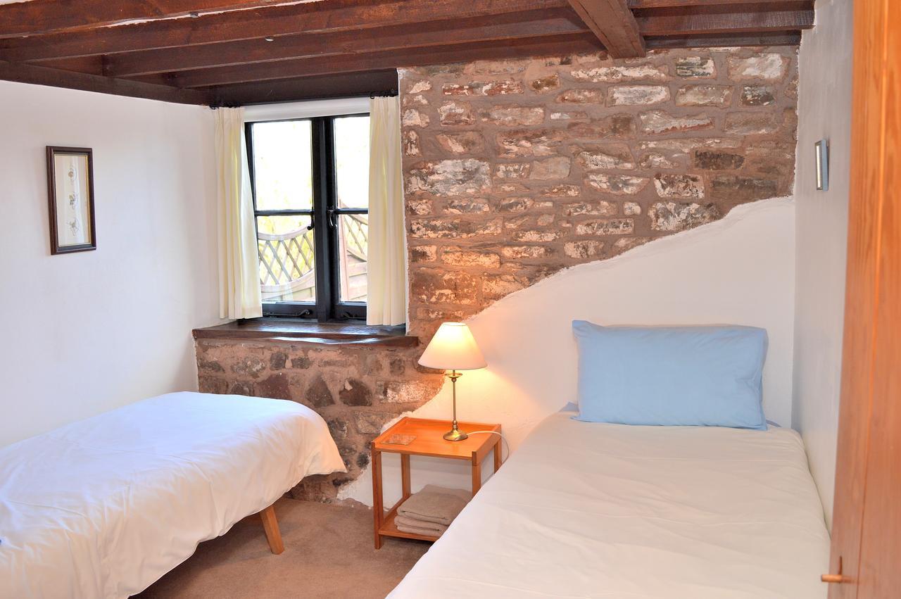 Huntsham Three Gates Farm Holiday Cottages מראה חיצוני תמונה