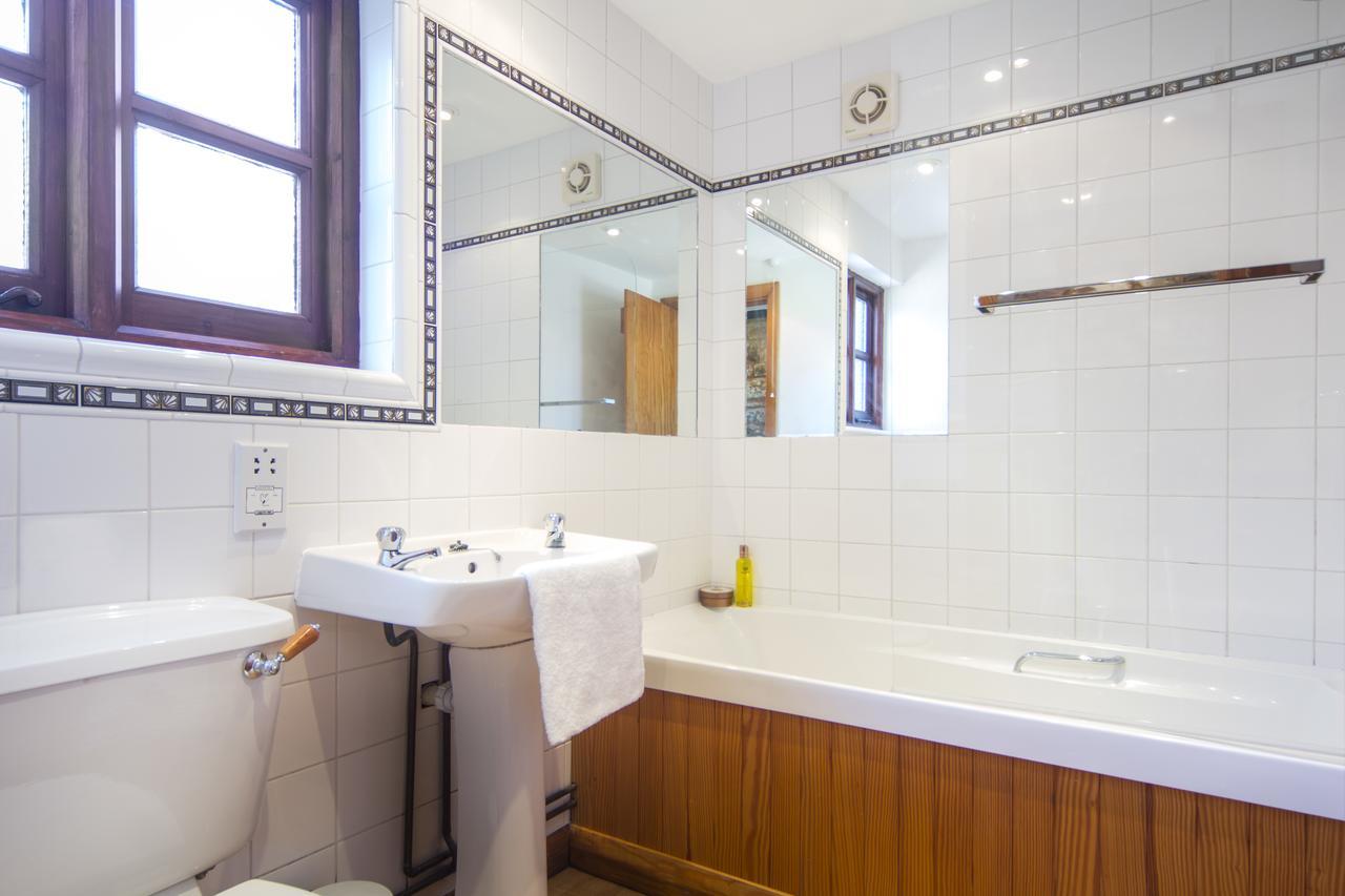 Huntsham Three Gates Farm Holiday Cottages מראה חיצוני תמונה